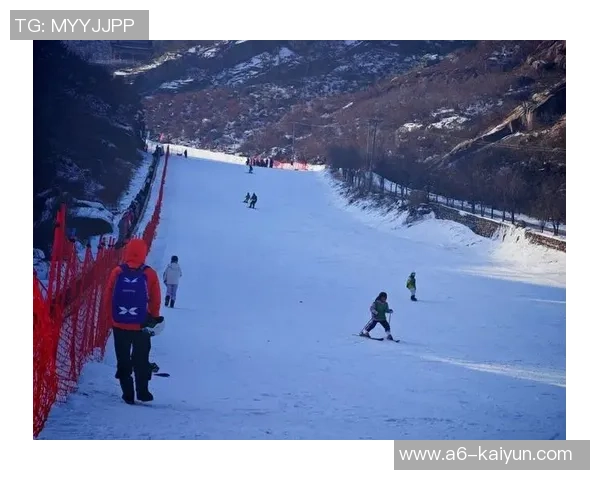 吉林滑雪场整装待发迎候新雪季(2)